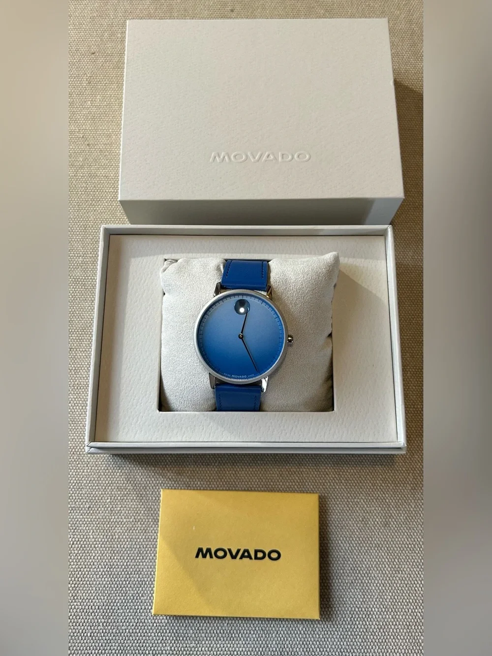 Movado face 3640136